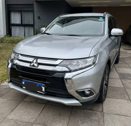 MITSUBISHI OUTLANDER 3.0 GT 4X4 V6 24V GASOLINA 4P AUTOMÁTICO MITSUBISHI OUTLANDER 3.0 GT 4X4 V6 24V GASOLINA 4P AUTOMÁTICO